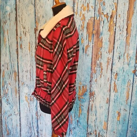 Plaid and Sherpa Button Front Shacket Jacket - Picture 10 of 15